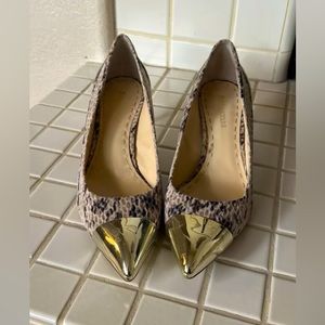 Beautiful heels - Gold toe and heel!